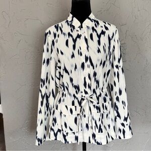 Stylish Blue  and‎ White Women's Top from Chicos size 0 pockets button down tie